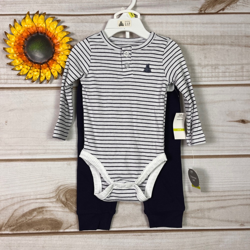 Baby Gap 3-Piece Set Navy White Striped Bodysuit‎ Leggings Socks 3-6M NWT